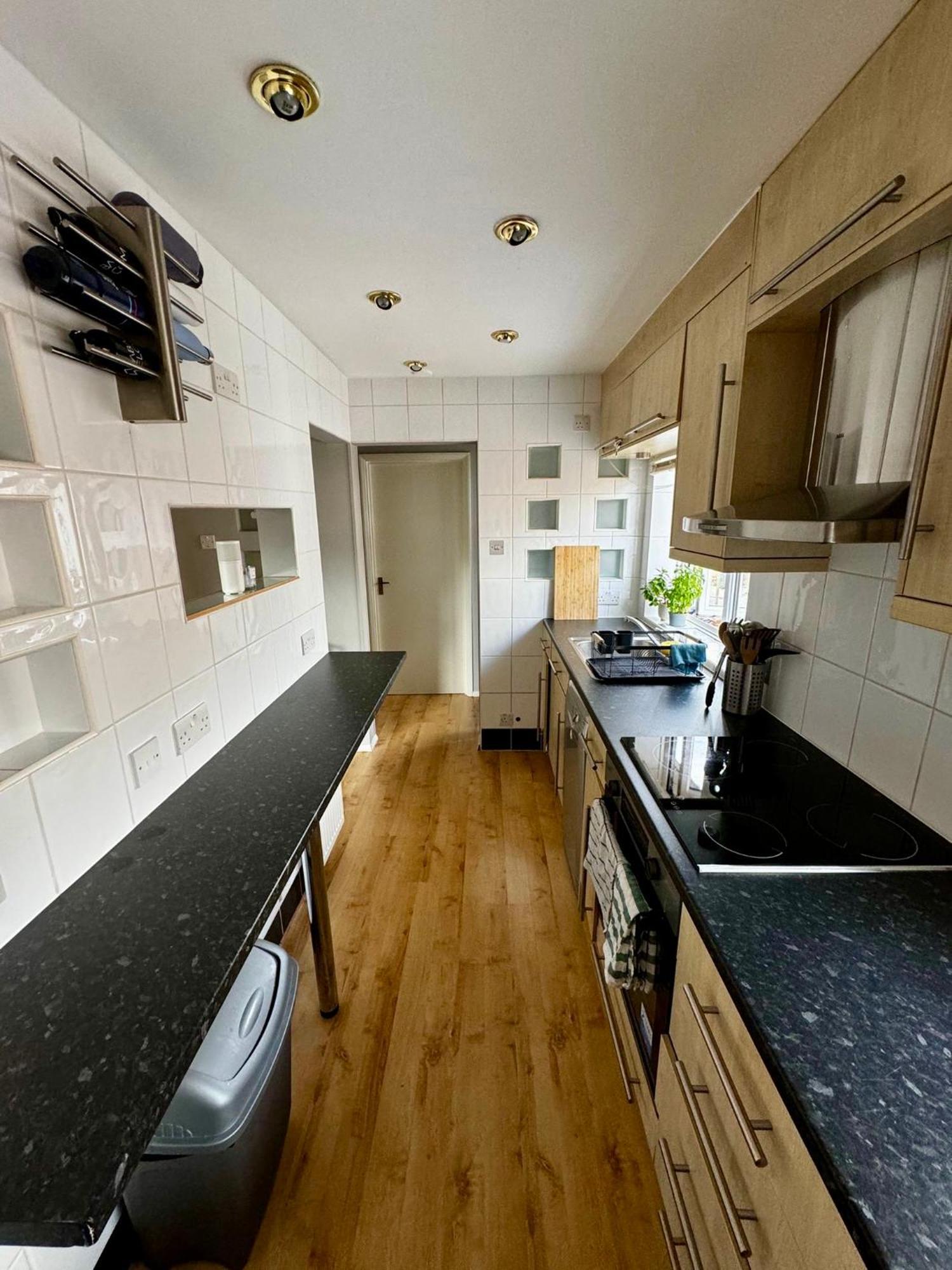 Amazing En-Suite Apartment In Finchley Central Лондон Екстер'єр фото