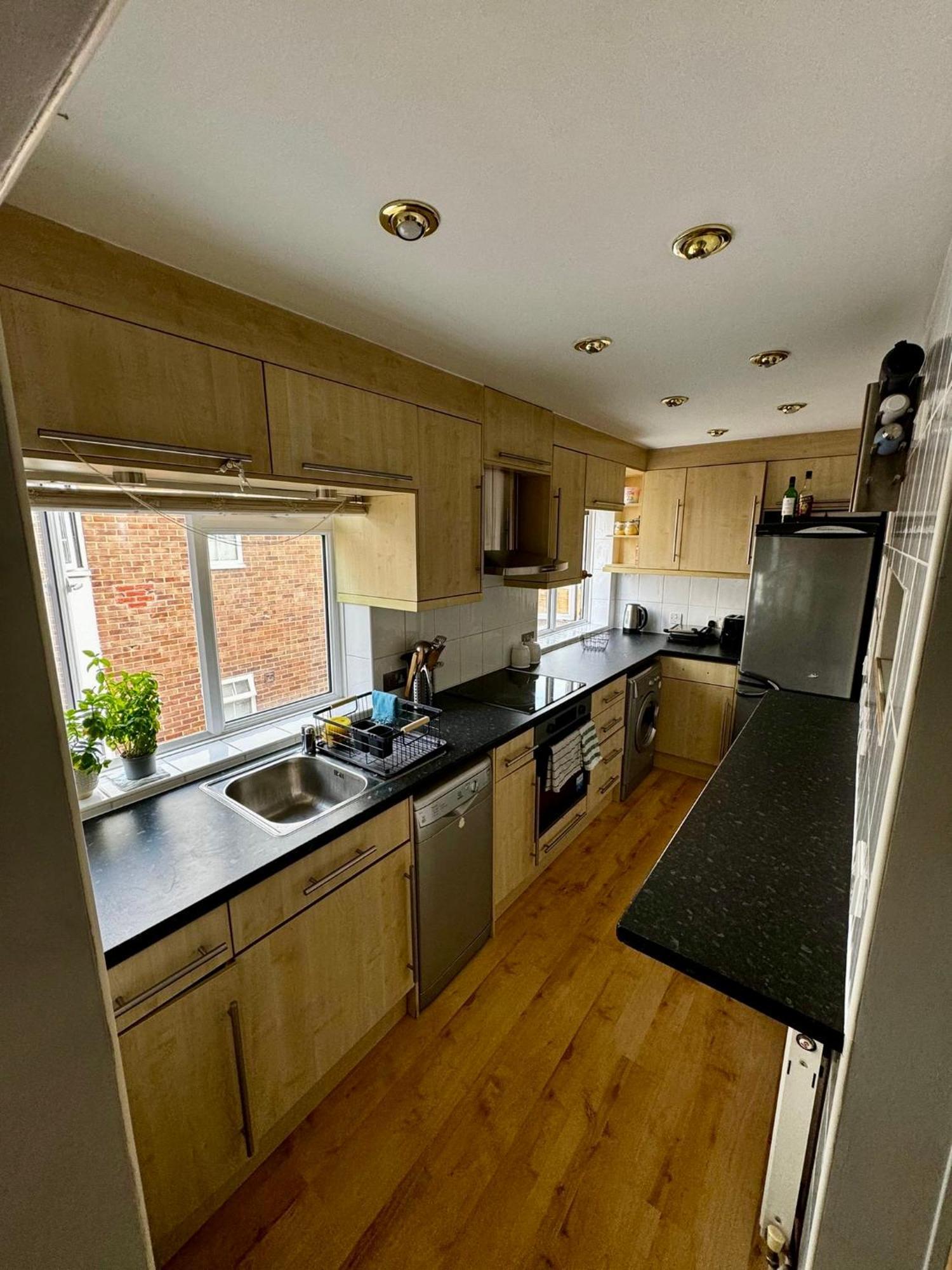 Amazing En-Suite Apartment In Finchley Central Лондон Екстер'єр фото