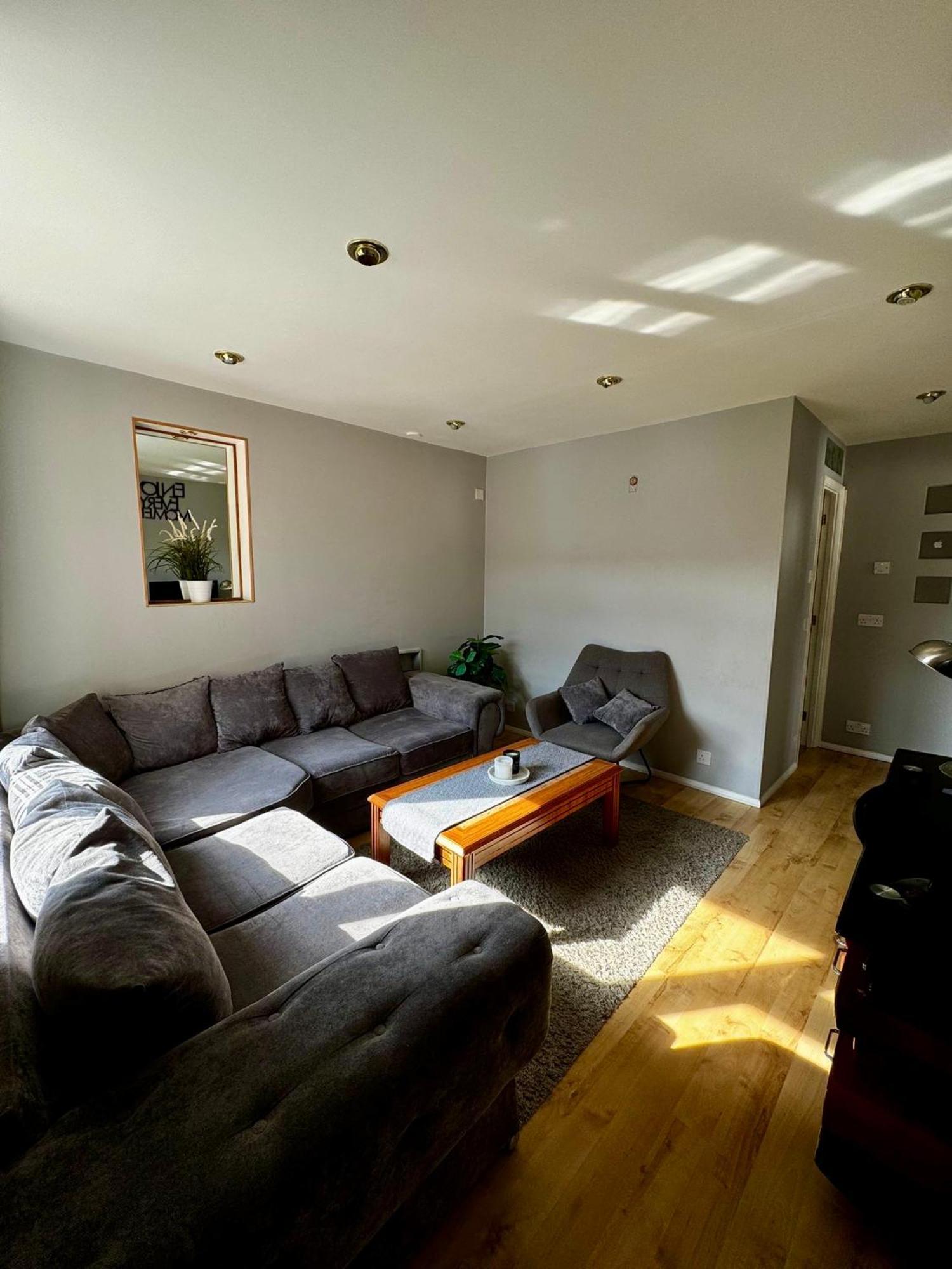 Amazing En-Suite Apartment In Finchley Central Лондон Екстер'єр фото