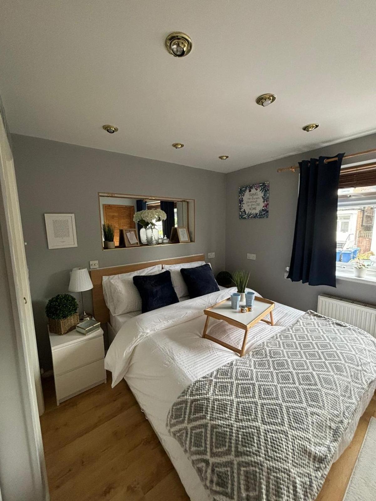 Amazing En-Suite Apartment In Finchley Central Лондон Екстер'єр фото
